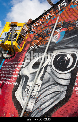 Une fresque nationaliste à Ardoyne, Belfast, Irlande du Nord. Banque D'Images