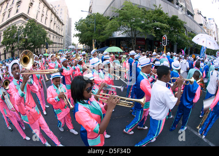 La Cape Minstrels Kaapse Klopse / parade qui a lieu chaque année le 2 janvier à Cape Town, Afrique du Sud. Banque D'Images