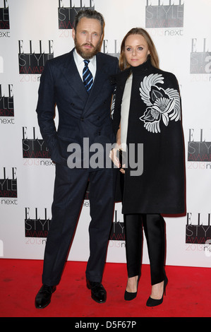 Alasdhair Willis et la styliste britannique Stella McCartney arrive pour le Style Elle Awards. Banque D'Images