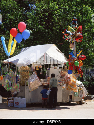 Stalle alimentaire dans Parque del Buen Retiro (Buen Retiro Park), Centro, Madrid, Royaume d'Espagne Banque D'Images