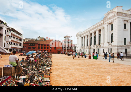 Les étals de marché dans un marché de rue, Hanuman Dhoka, Durbar Square, Katmandou, Népal Banque D'Images