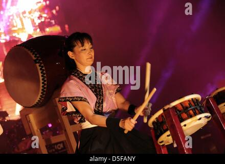 Penang, Malaisie. 30 mars, 2013. Groupe de musique Dagaya de Nagoya, au Japon, avec des instruments traditionnels japonais à Penang World Music Festival 2013, Jaridn Botanique de Penang, Quarry Park, Penang, Malaisie. (Photo de Robertus/Pudyanto AFLO/Alamy Live News) Banque D'Images