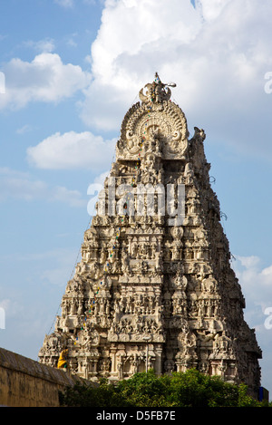Low angle view of Kamakshi Amman Temple, Kanchipuram, Tamil Nadu, Inde Banque D'Images