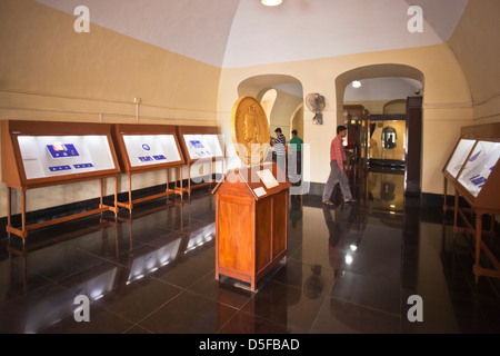 Dans un musée, tourisme Fort Museum, Fort St George, Chennai, Tamil Nadu, Inde Banque D'Images