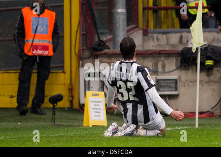 Alessandro Matri (Juventus), le 30 mars 2013 - Football : Alessandro Matri Juventus du célèbre son but au cours de l'Italien 'Serie' un match entre l'Inter Milan Juventus 1-2 au Stadio Giuseppe Meazza de Milan, Italie. (Photo de Maurizio Borsari/AFLO) Banque D'Images