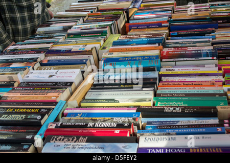 Beaucoup de Néerlandais livres sur le bookmarket tinte dans le 30 mars Banque D'Images