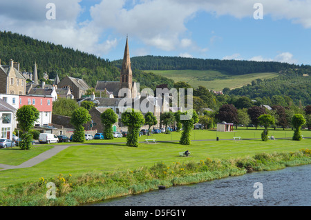 La rivière Tweed à Peebles, région des Borders, en Écosse Banque D'Images