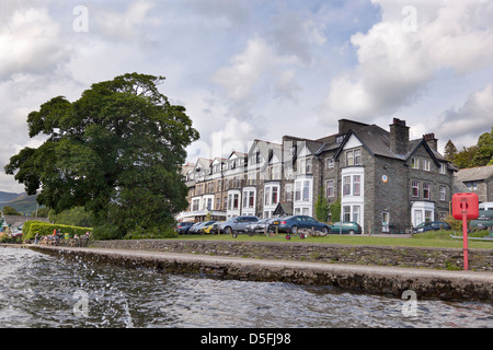 Le YHA Ambleside sur le lac Windermere. Auberge de Jeunesse Banque D'Images