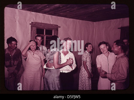 Scène à square dance en milieu rural accueil en comté de McIntosh, Oklahoma (LOC) Banque D'Images