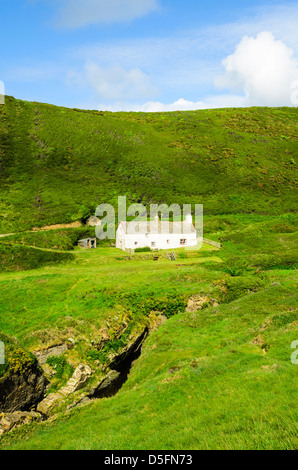 Blackpool Mill Cottage sur la côte nord du Devon, près du hameau de Stoke, Angleterre. Banque D'Images