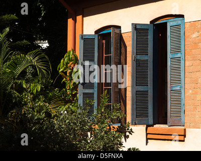 Madagascar, Antananarivo, Analamanga (Tananarive) volets de style colonial français Banque D'Images
