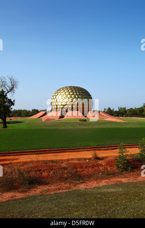 Auroville Matrimandir au Tamil Nadu. Banque D'Images