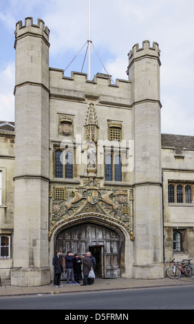 Entrée de Christ's College St Andrews Street, une université de Cambridge en Angleterre Banque D'Images