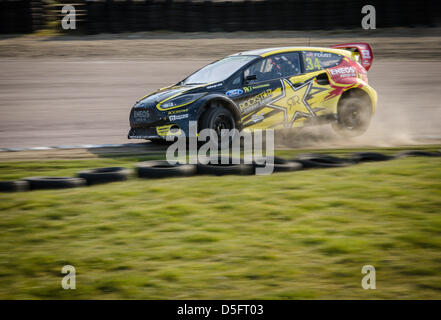 Tanner Foust (USA) course à Lydden Hill Race Circuit durant la manche d'ouverture de l'European Rallycross Championship Banque D'Images