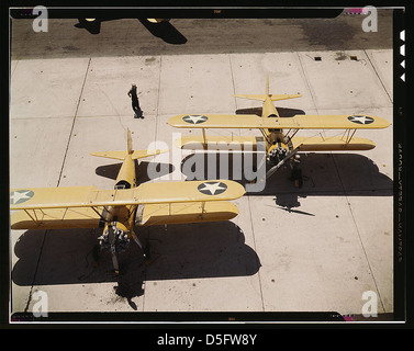 Navy N2S'atterrir des avions à la Naval Air Base de Corpus Christi, Texas (LOC) Banque D'Images