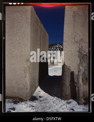 Un village hispano-américain dans les contreforts des montagnes Sangre de Cristo datant de 1700 qui était autrefois un centre de production de moutons, Trampas, Taos County, Nouveau-Mexique. En raison du surpâturage et de la perte du titre de répartition, ses habitants travaillent maintenant comme migrato Banque D'Images