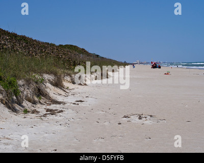 L'érosion des dunes de sable de la Floride à Melbourne Beach sur l'Océan Atlantique Banque D'Images