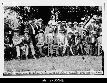 1. Ben Tillman, 2. John E. Osborne, 3. J.B. Sanford, 4. P. L. Hall, 5. Gouverneur [Woodrow] Wilson, 6. Norman Mack, 7. Willard Saulsbury, 8. J.E. Davies, 9. J.R. Mountcastle, 10. Cong. Talbott (LOC) Banque D'Images