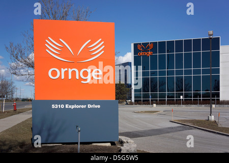 Ornge signer et à l'extérieur du siège social, le logo de Mississauga. Banque D'Images