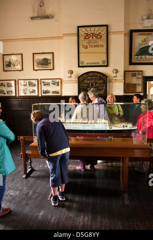 L'île de Man, Port Erin, de la gare, le bureau de vente des billets afficher Banque D'Images