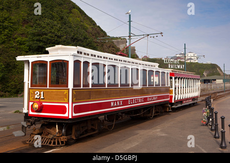 L'île de Man, Douglas, Electric Railway train au terminus Château de Derby Banque D'Images