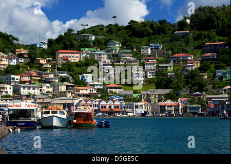 Le joli port de St Georges dans les Caraïbes Banque D'Images