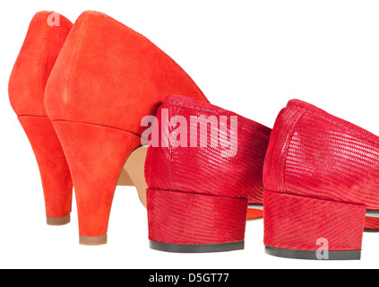 Heelpieces deux paires de chaussures de femmes rouge isolé sur fond blanc Banque D'Images