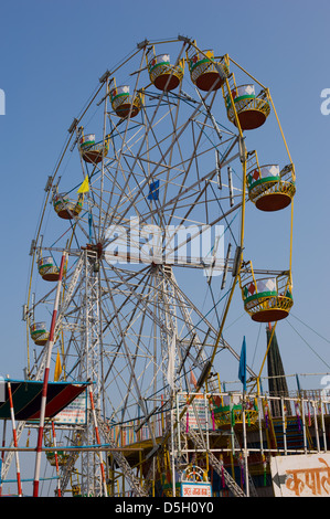 Old fashioned grande roue à la foire à la Pushkar Mela, Pushkar, Rajasthan, India Banque D'Images