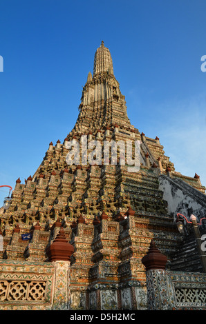 Wat Arun temple près de la rivière Chao Phraya Bangkok Thaïlande Banque D'Images