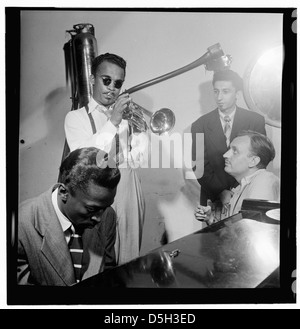 [Portrait de Howard McGhee, brique Fleagle, et Miles Davis, New York, N.Y., ca. 1947 septembre] (LOC) Banque D'Images