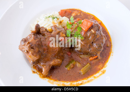 Queue de boeuf Ragoût de boeuf avec de la purée de pommes de terre libre Banque D'Images