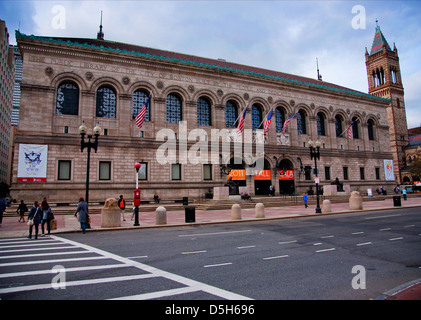 Vue extérieure de la ville historique de Boston Public Library, McKim Building, Boston, MA Banque D'Images