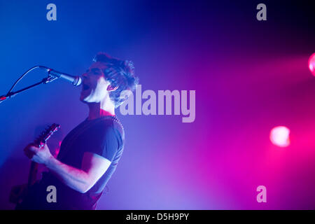 Kelly Jones, le chanteur du groupe Stereophonics, effectue lors d'un concert dans le Hall de la musique live à Cologne, Allemagne, 02 février 2010. Le groupe de rock gallois ont commencé leur voyage en Europe. Photo : Rolf Vennenbernd Banque D'Images