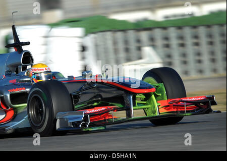 La Lewis Hamilton de McLaren Mercedes lors des tests de pré saison à 'Circuit de la Comunitat Valenciana" racetrack à Valence, Espagne, 02 février 2010. Les séances d'essai sont le début de la courte saison d'essai, avant le début de la saison de Formule 1 2010 à Bahreïn le 14 mars 2010. Photo : David Ebener Banque D'Images