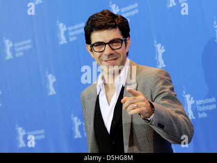 L'acteur italien Pierfrancesco Favino assiste à un photocall pour le film 'Ce que je veux' au cours de la 60e Berlinale Festival International du Film de Berlin, en Allemagne, dimanche, 14 février 2010. 'Ce que je ne veux plus' tourne au Berlinale section spéciale du festival. Photo : Marcus Brandt dpa/lbn Banque D'Images