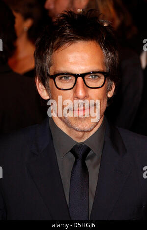 L'acteur Ben Stiller nous arrive pour la première du film 'Greenberg' lancé en compétition lors de la 60e Berlinale Festival International du Film de Berlin, Allemagne, 14 février 2010. Le festival se déroule jusqu'au 21 février 2010. Photo : Hubert Boesl Banque D'Images