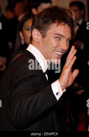 L'acteur irlandais Jonathan Rhys Meyers arrive pour le 2010 Orange British Academy Film Awards (BAFTA) s'est tenue au Royal Opera House de Londres, Grande-Bretagne, 21 février 2010. Les BAFTAs sont le plus grand et le plus prestigieux prix du cinéma britannique British honorant ainsi que le talent cinématographique internationale. Photo : Hubert Boesl Banque D'Images