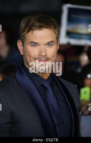 L'acteur Kellan Lutz arrive à la première mondiale de "La Saga Twilight : Breaking Dawn - Part 2" au théâtre Nokia à Los Angeles. Vivre à Los Angeles, USA, le 12 novembre 2012. Photo : Hubert Boesl/dpa Banque D'Images