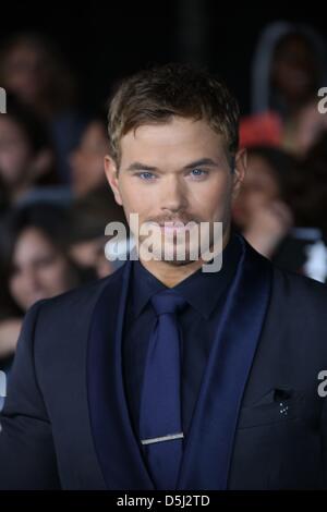 L'acteur Kellan Lutz arrive à la première mondiale de "La Saga Twilight : Breaking Dawn - Part 2" au théâtre Nokia à Los Angeles. Vivre à Los Angeles, USA, le 12 novembre 2012. Photo : Hubert Boesl/dpa Banque D'Images