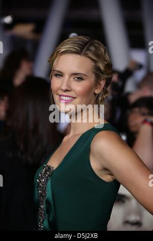 L'actrice Maggie Grace arrive à la première mondiale de "La Saga Twilight : Breaking Dawn - Part 2" au théâtre Nokia à Los Angeles. Vivre à Los Angeles, USA, le 12 novembre 2012. Photo : Hubert Boesl/dpa Banque D'Images