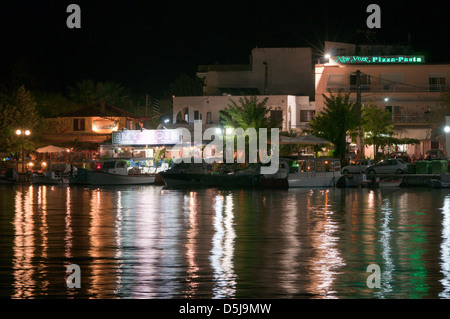 L'île grecque de Thassos Grèce Septembre le vieux port de Limenas Thasos Town Soir Banque D'Images