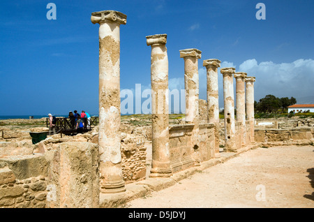 Anciennes colonnes, Maison de Theseus, Parc archéologique, Paphos, Chypre. Banque D'Images