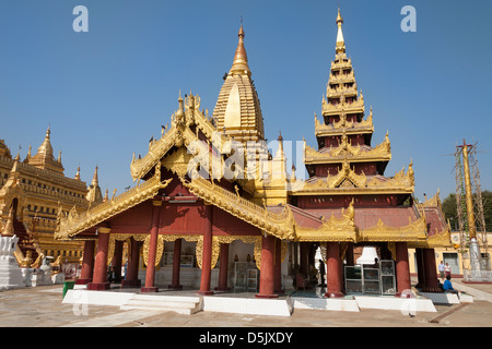 Une salle de prière à la Pagode Shwezigon, près de Wetkyi-à Nyaung U et, Bagan, Myanmar (Birmanie), Banque D'Images