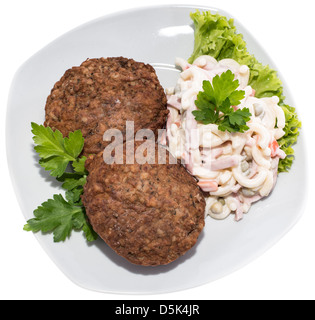 Des hamburgers avec de la salade de pâtes fraîches faites isolated on white Banque D'Images