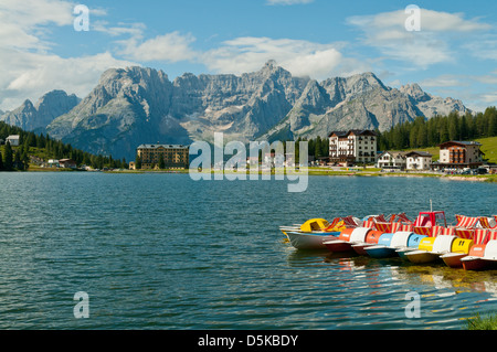 Les Dolomites depuis le lac de Misurina, Italie Banque D'Images