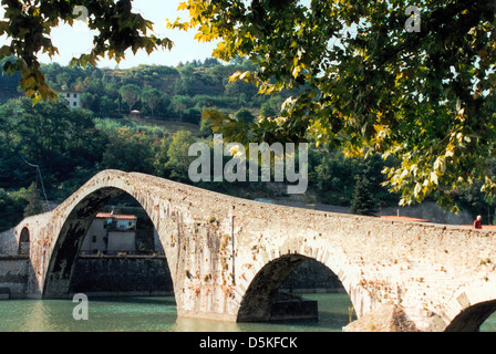 Ponte della Maddalena près de Lucques, Toscane, Italie Banque D'Images