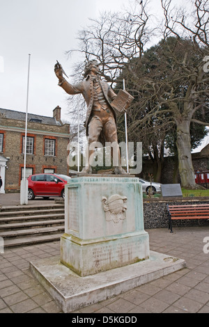 Thomas Paine 1737-1809 statue de Thetford Norfolk Angleterre Banque D'Images