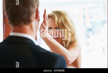 Bride slapping groom Banque D'Images