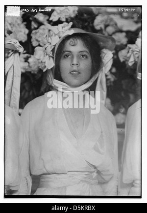 L'image montre MRS Jay Gould, une figure sociale importante, capturée dans un portrait digne. Elle était l'épouse de Jay Gould, un éminent financier, et la photographie reflète son statut social. Banque D'Images