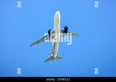 Un Airbus A320 de JetBlue quitte SRQ aéroport (Sarasota) Banque D'Images